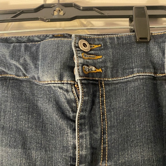Medium wash torrid denim size 26 R - Picture 3 of 4